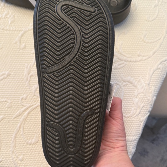 Adidas  Black Clogs - Picture 4 of 4